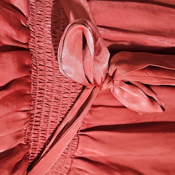 Women's jump suit. Beautiful skinny fabric color is rouge. large. Elastic w tie - Picture 4 of 12